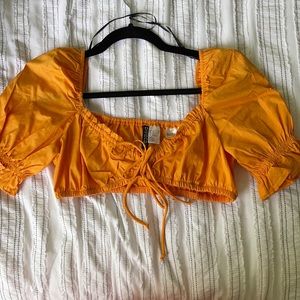 H&M Cropped Blouse